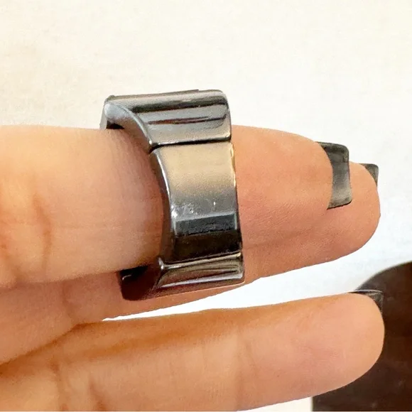 SIMPLY VERA WANG Necklace Earrings & Bracelet 4 Piece Set Gun Metal Gray Tone - Picture 4 of 15